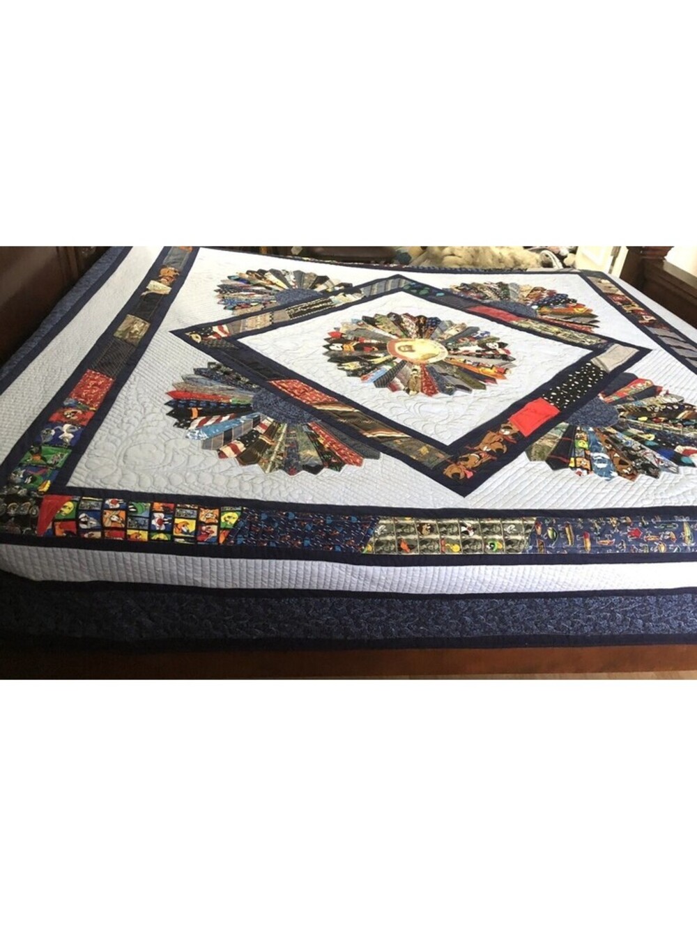Reversible Patchwork Quilt 91”x94” White Red Bedspread  Art Pattern - Picture 6 of 9